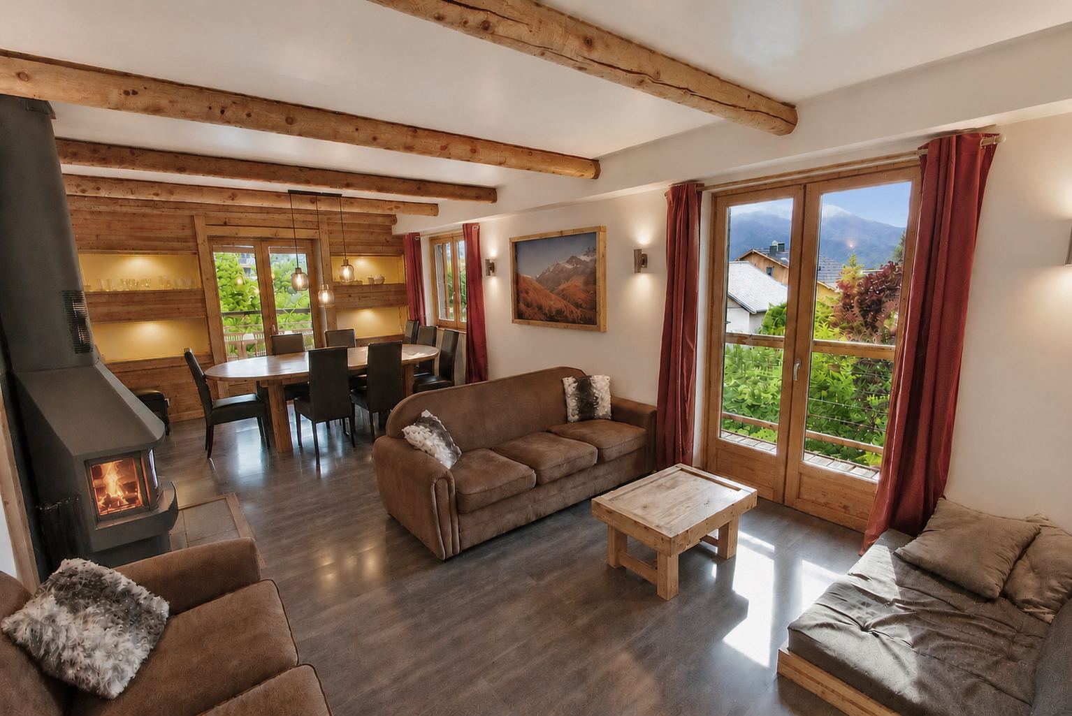 Spacious living room